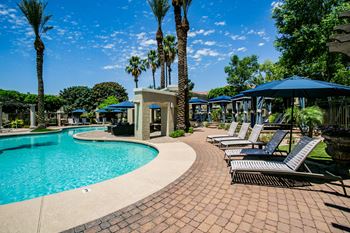Versante apartments with pool and private cabanas